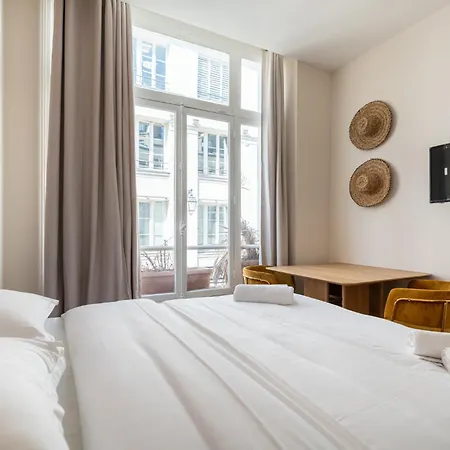 New For 2 Near Bastille Apartment